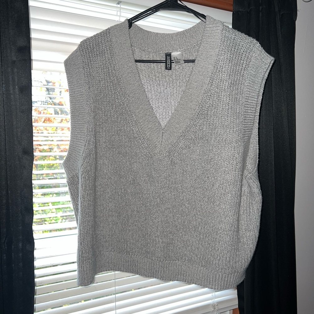 Cozy Grey knit H&M sweater-vest